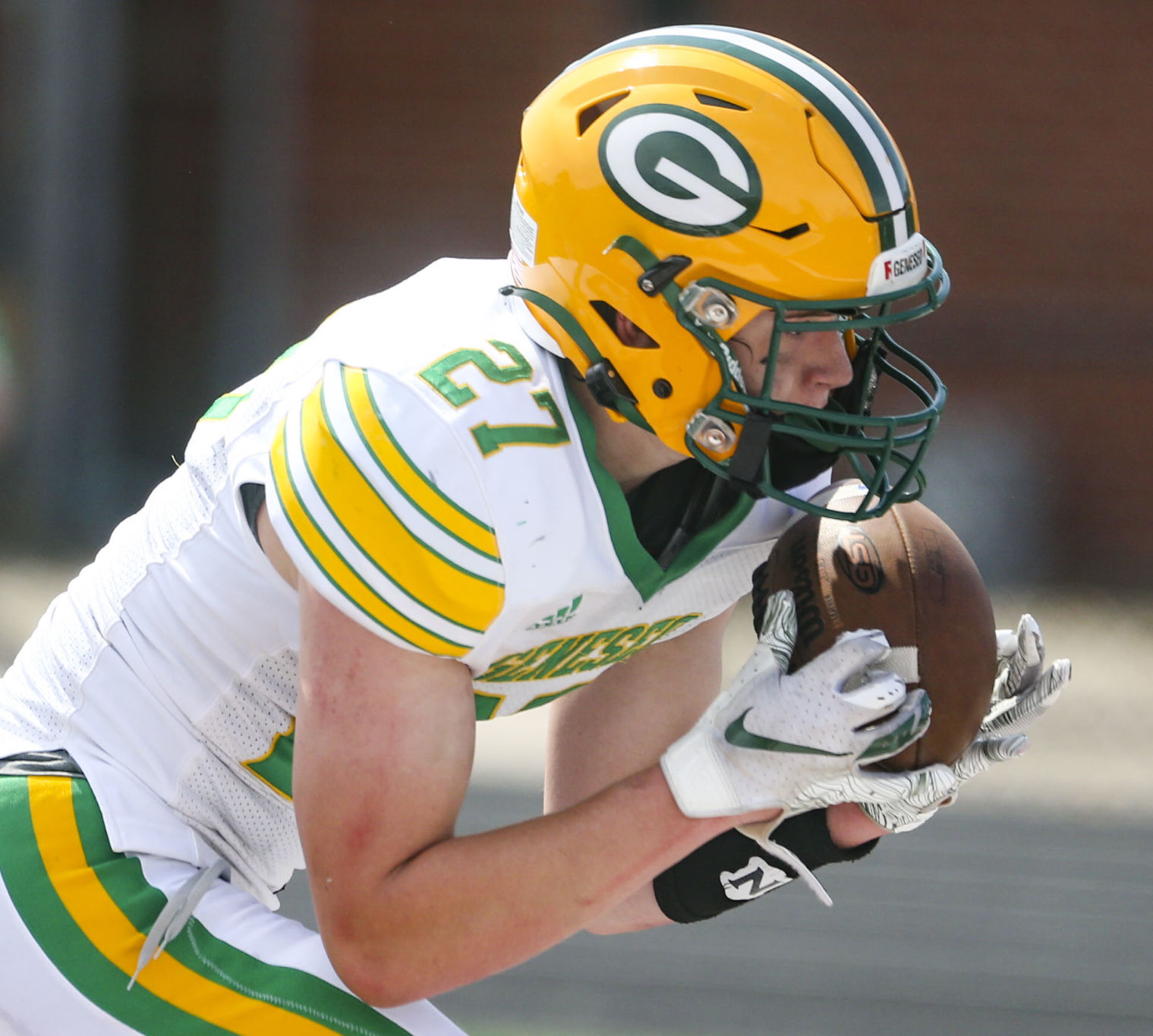 040521-qc-spt-gen-alleman-fball-18.JPG